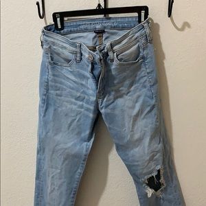 American Eagle super stretch light color jean.